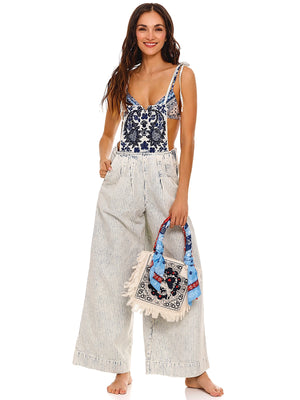 Agua Bendita: Demi Overall (18132)