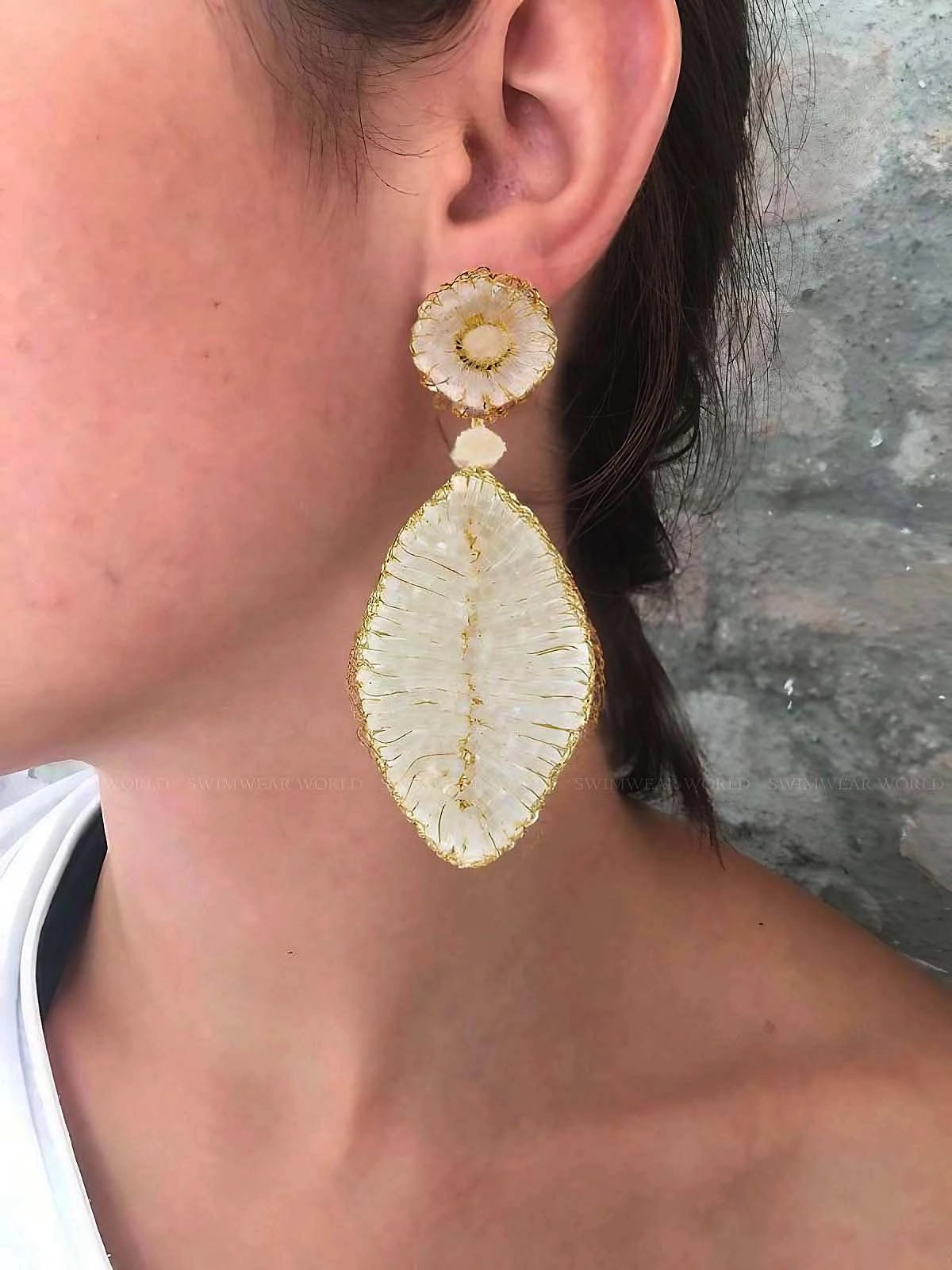 Lavish by Tricia Milaneze: Leaf Earring (301-001-013)