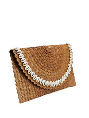 Jelavu: Pandegelang Raffia Seashell Clutch (JELB-PANDEGEL-NAT)