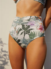Lily & Rose: Nairobi Bikini Safari (206NBS-SAF)