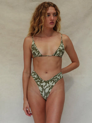 Stone Fox Swim: Lina-Tucker Bikini (SFT1076LY-BJBL-SFB1000LY-BJBL)