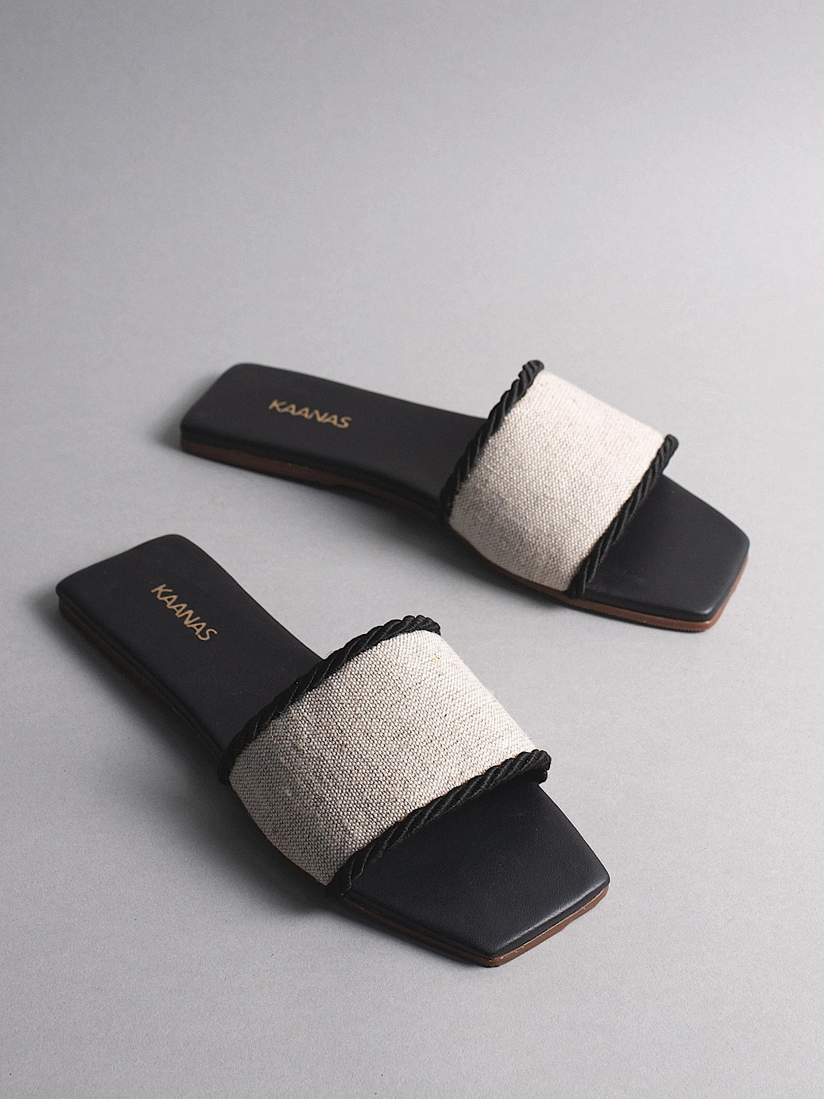 Kaanas: Finn Canvas Square Toe Slide (K00152R-FINN-BLK)