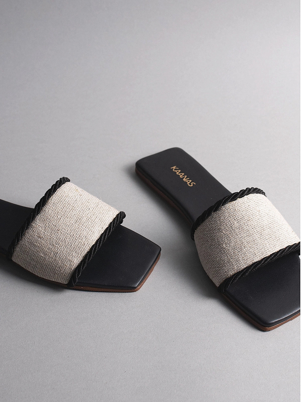 Kaanas: Finn Canvas Square Toe Slide (K00152R-FINN-BLK)