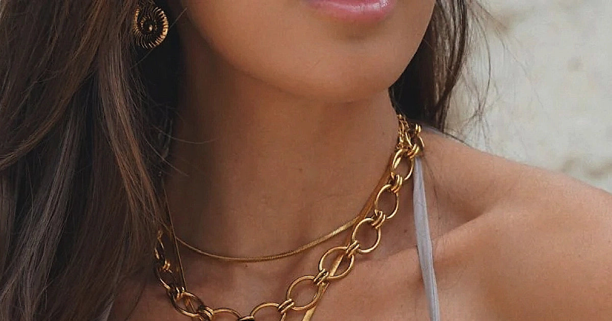 Ellie Vail: Vittoria Oversized Shell Necklace | Swimwear World
