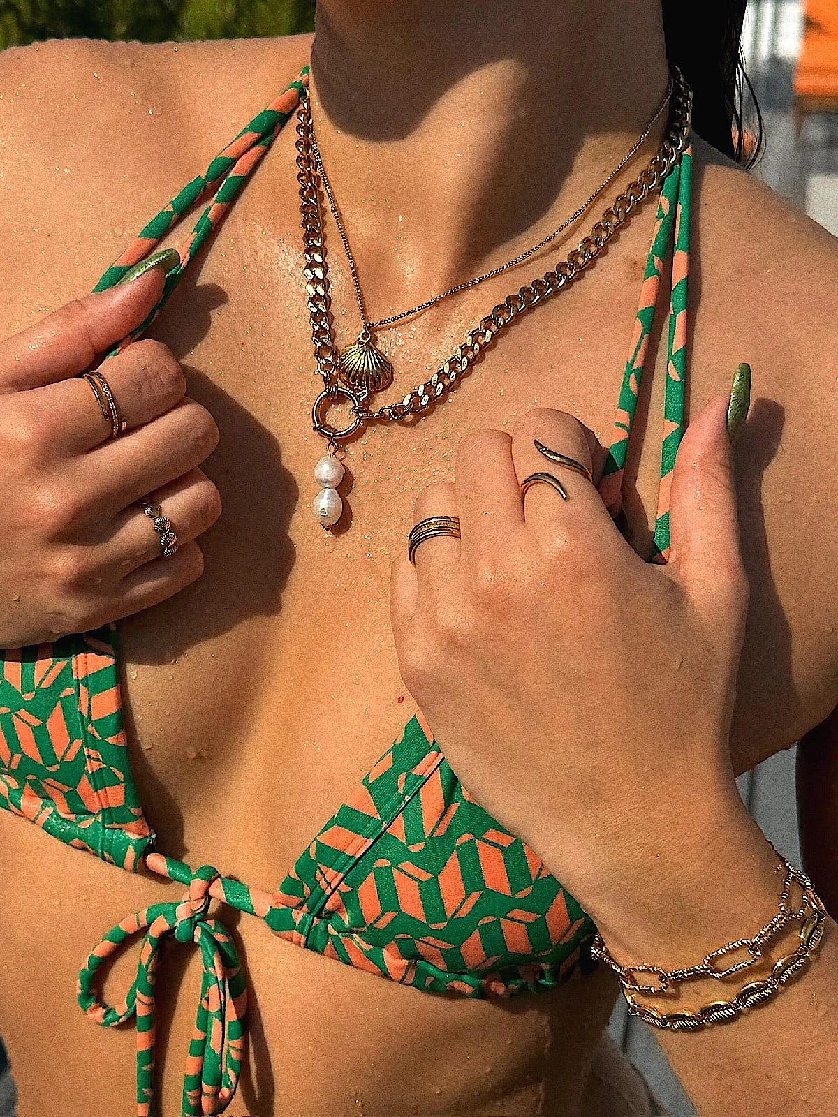 Ellie Vail: Demma Shell Bracelet (237-GLD)