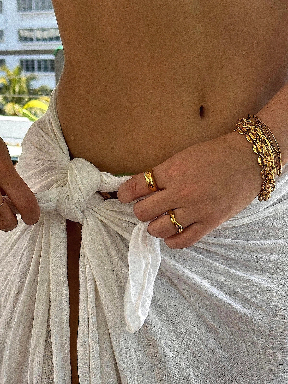 Ellie Vail: Demma Shell Bracelet (237-GLD)