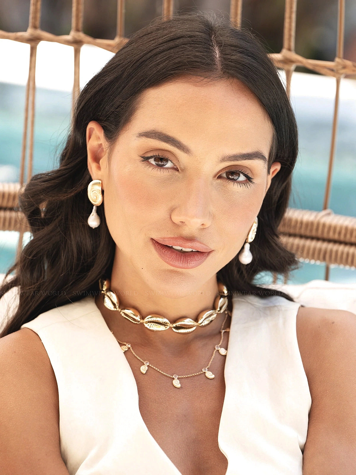 Ettika: Nautilus Shell Freshwater Pearl Earrings (E4846.PRL.G)